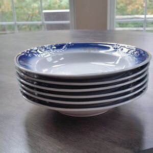 Set of 6 plates decorated with gold